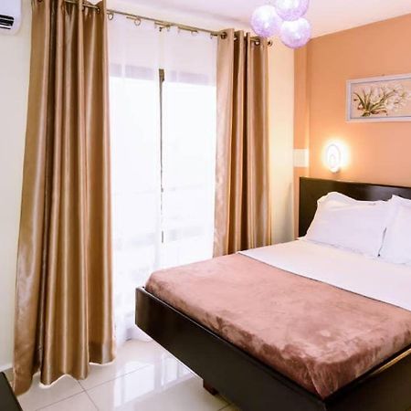 Serena Hotel Douala Exterior photo