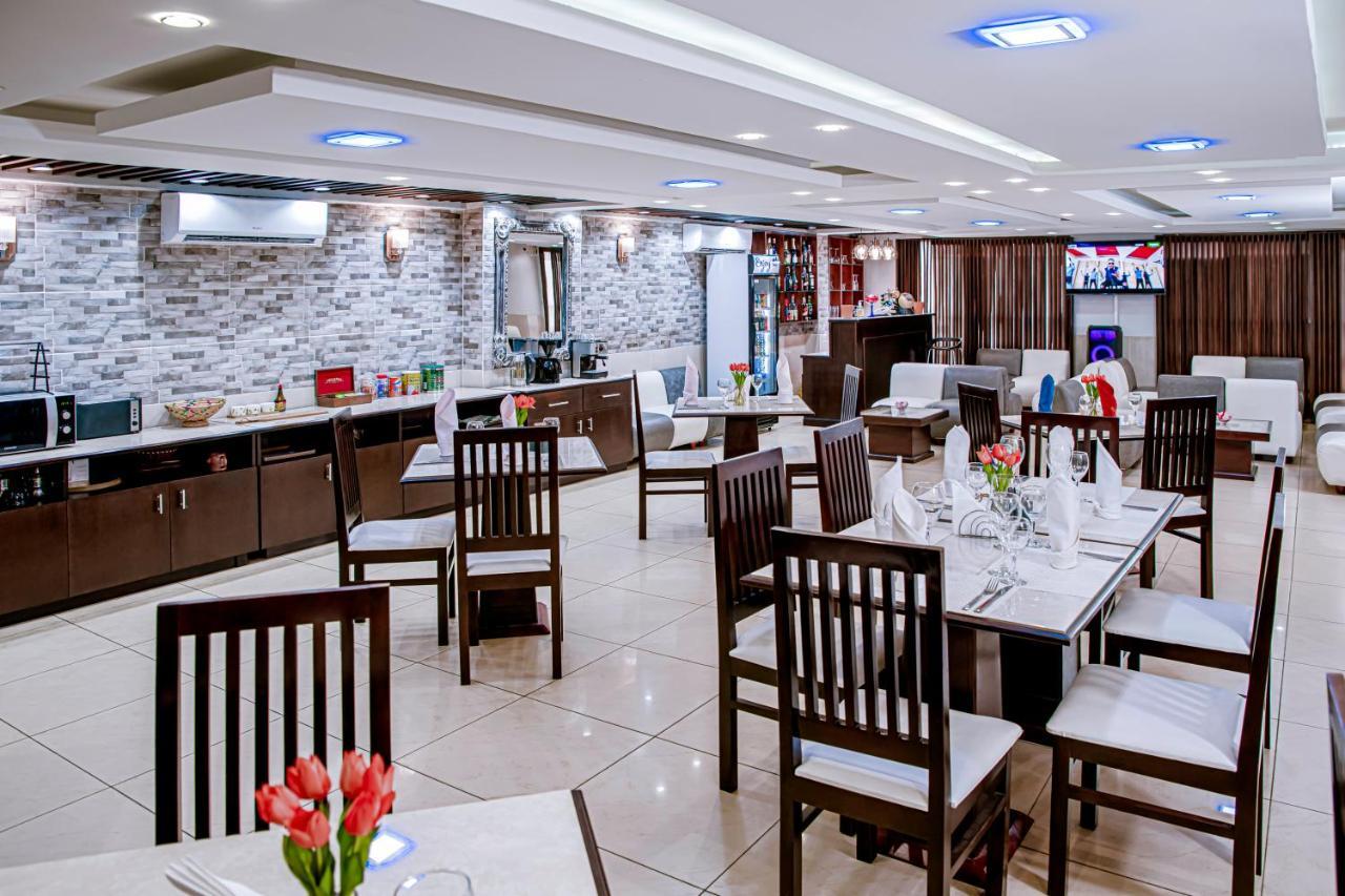 Serena Hotel Douala Exterior photo
