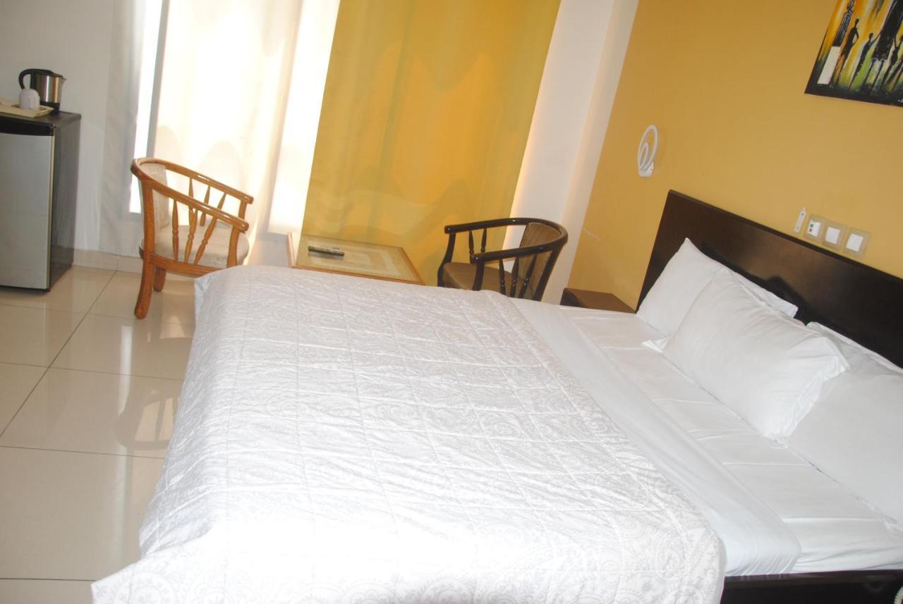 Serena Hotel Douala Exterior photo