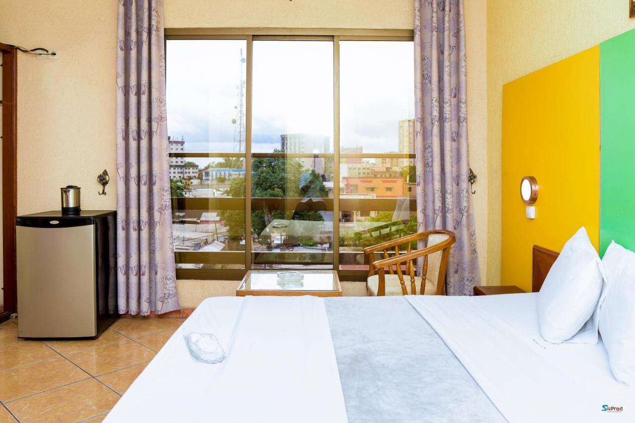 Serena Hotel Douala Exterior photo