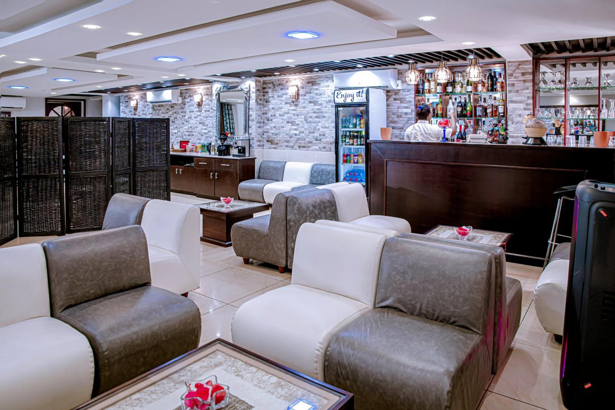 Serena Hotel Douala Exterior photo